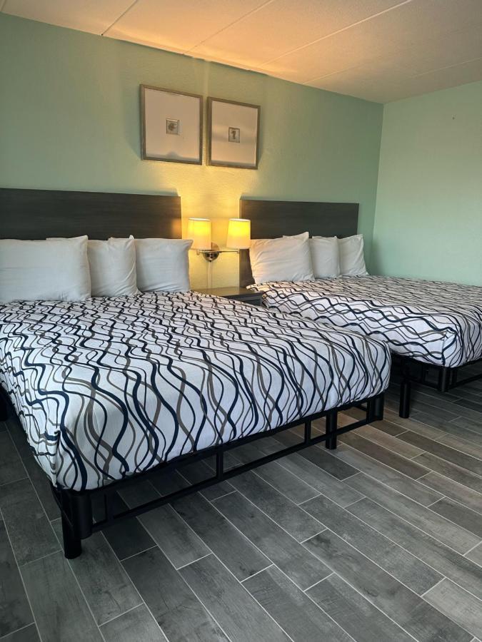 Royal Canadian Motel Wildwood Extérieur photo