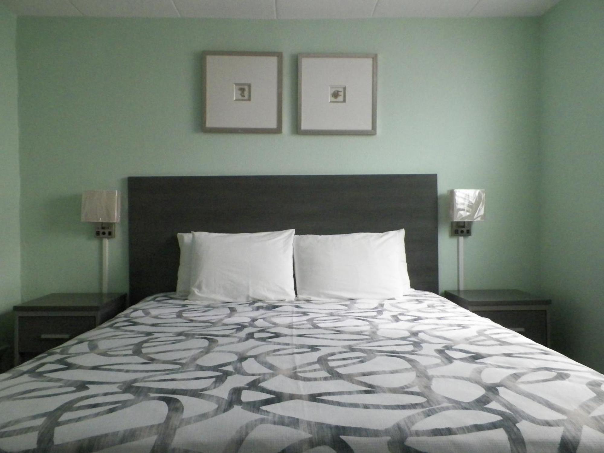 Royal Canadian Motel Wildwood Extérieur photo